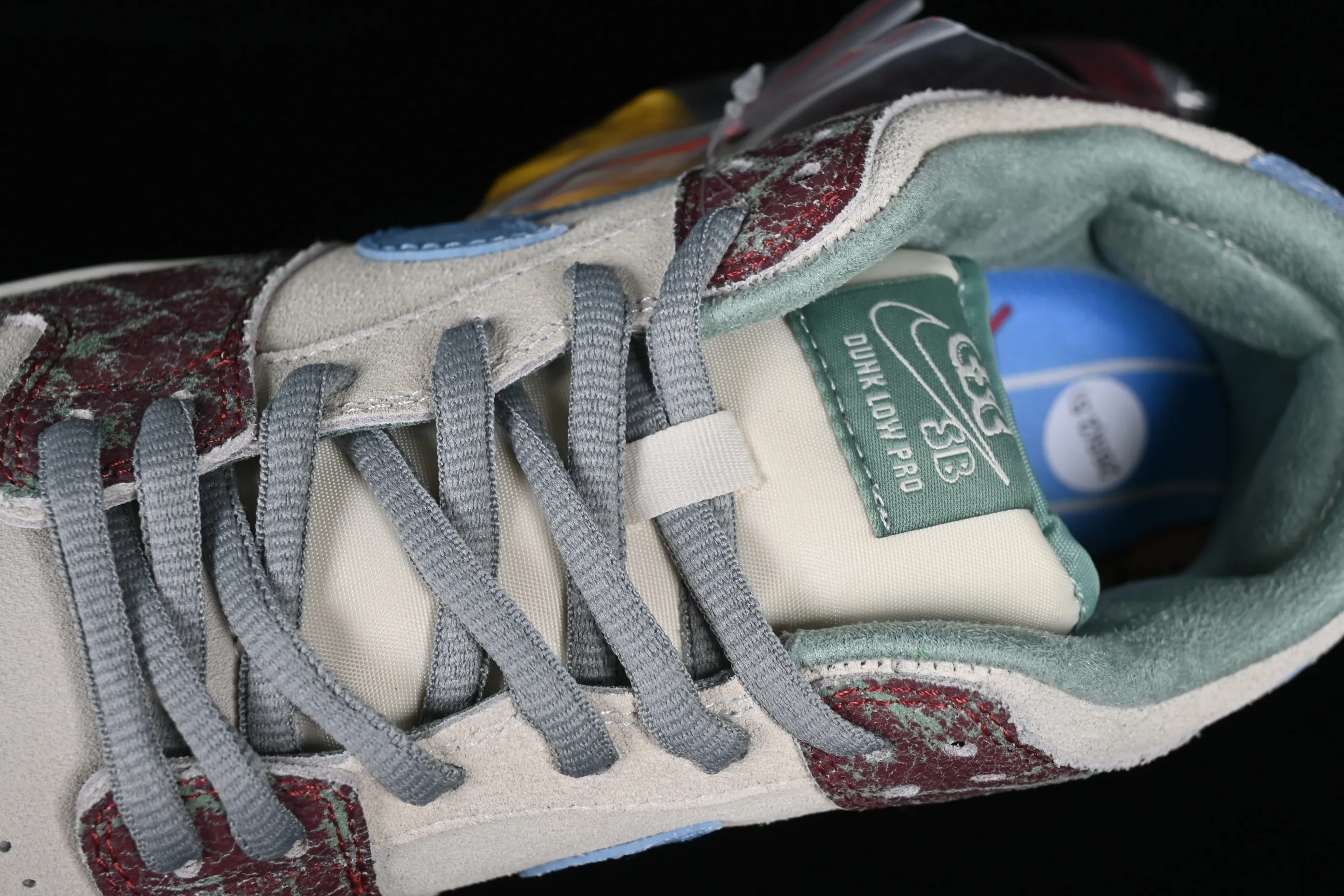 All categories Nk SB Dunk Series Nk SB Dunk Low low-top sneakers K version Crenshaw Skate Club x Nk SB Dunk Low joint model SB low-top sports and leisure sneakers FN4193-100